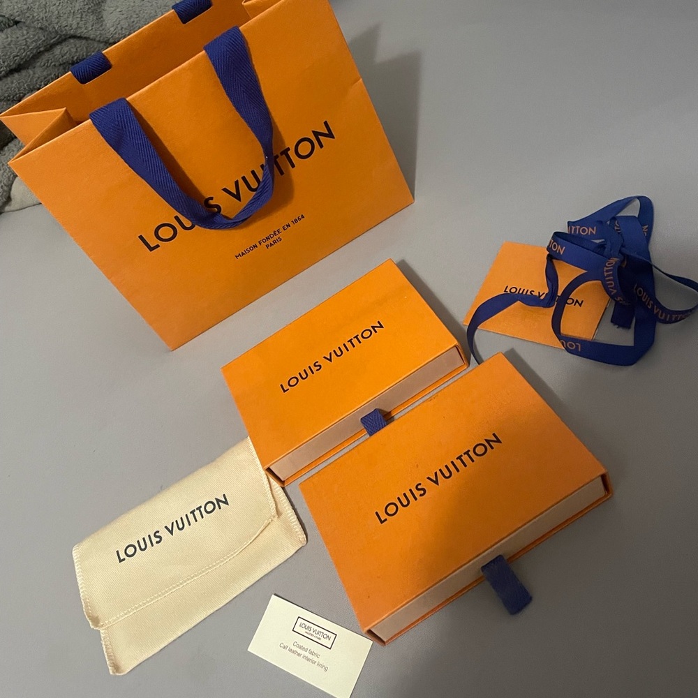 Lv Empty boxes - Picture 2 of 2